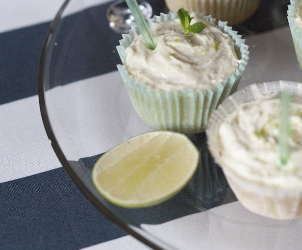 Sehr einfaches und superleckeres Rezept für viele Leute: Krustenbraten mit feiner Marsala-Sauce, Blauschimmelkäse und Salat UND Cupcakes mit Cuba-Feeling
