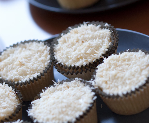 Erinnerungen an unseren wunderschönen Hochzeitstag mit einem tollen Rezept um ihn wieder aufleben zu lassen: Raffaello Cupcakes
