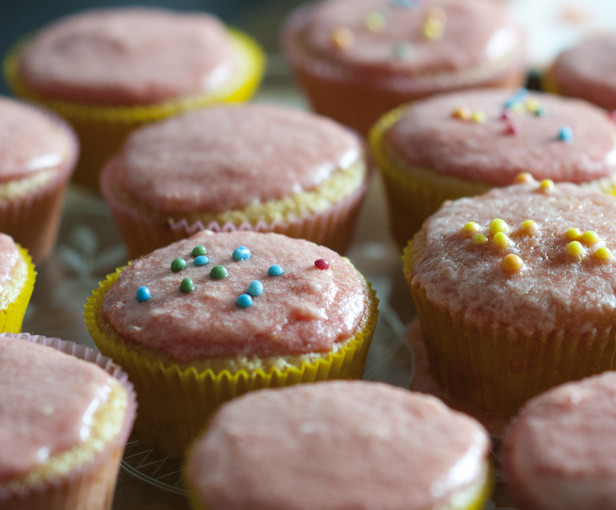 So süß und lecker waren Blumen noch nie: Rosen Cupcakes!