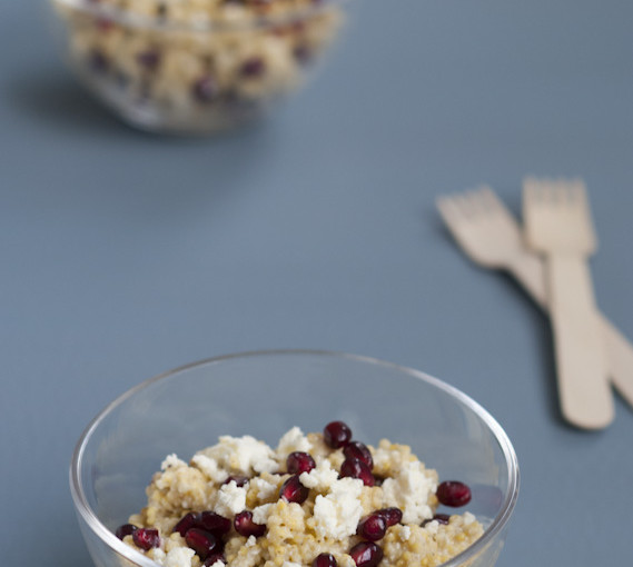 Hirsesalat mit Granatapfelkernen und Feta