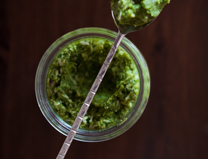 Für warme Gedanken: Basilikum-Kokos-Pesto